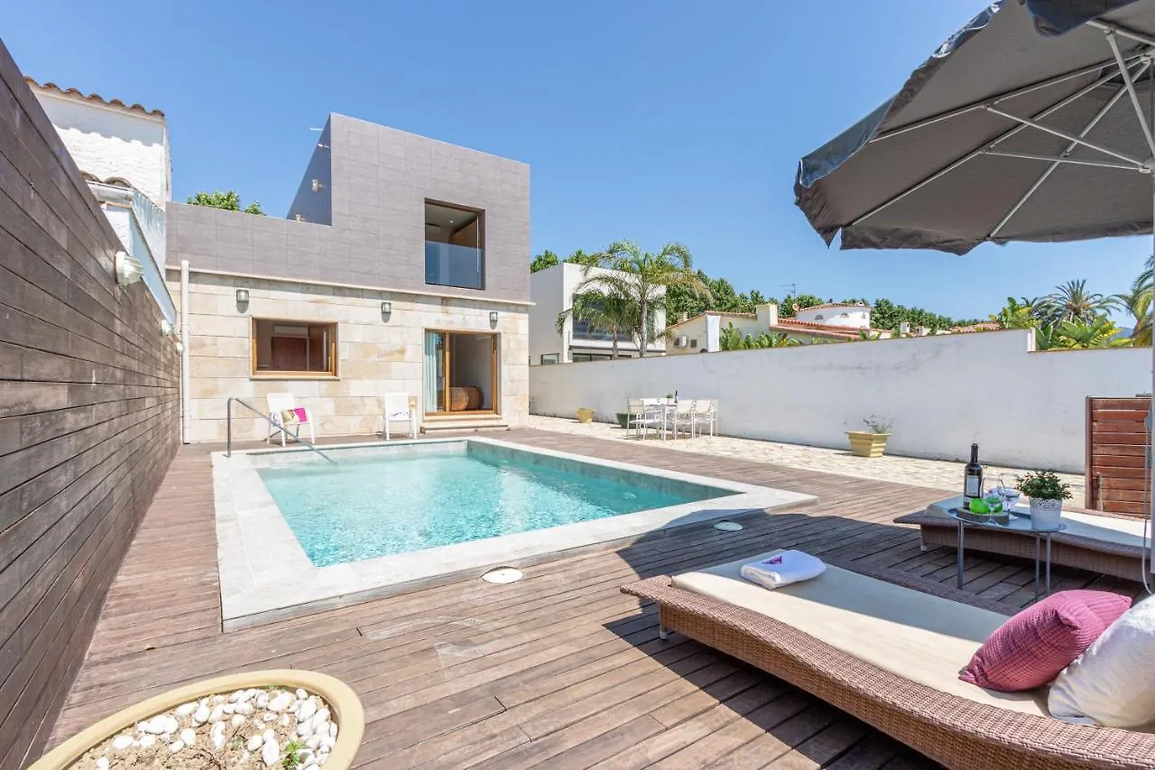 Villa Apart-Rent Casa Al Canal Llobregat 0106 Empuriabrava