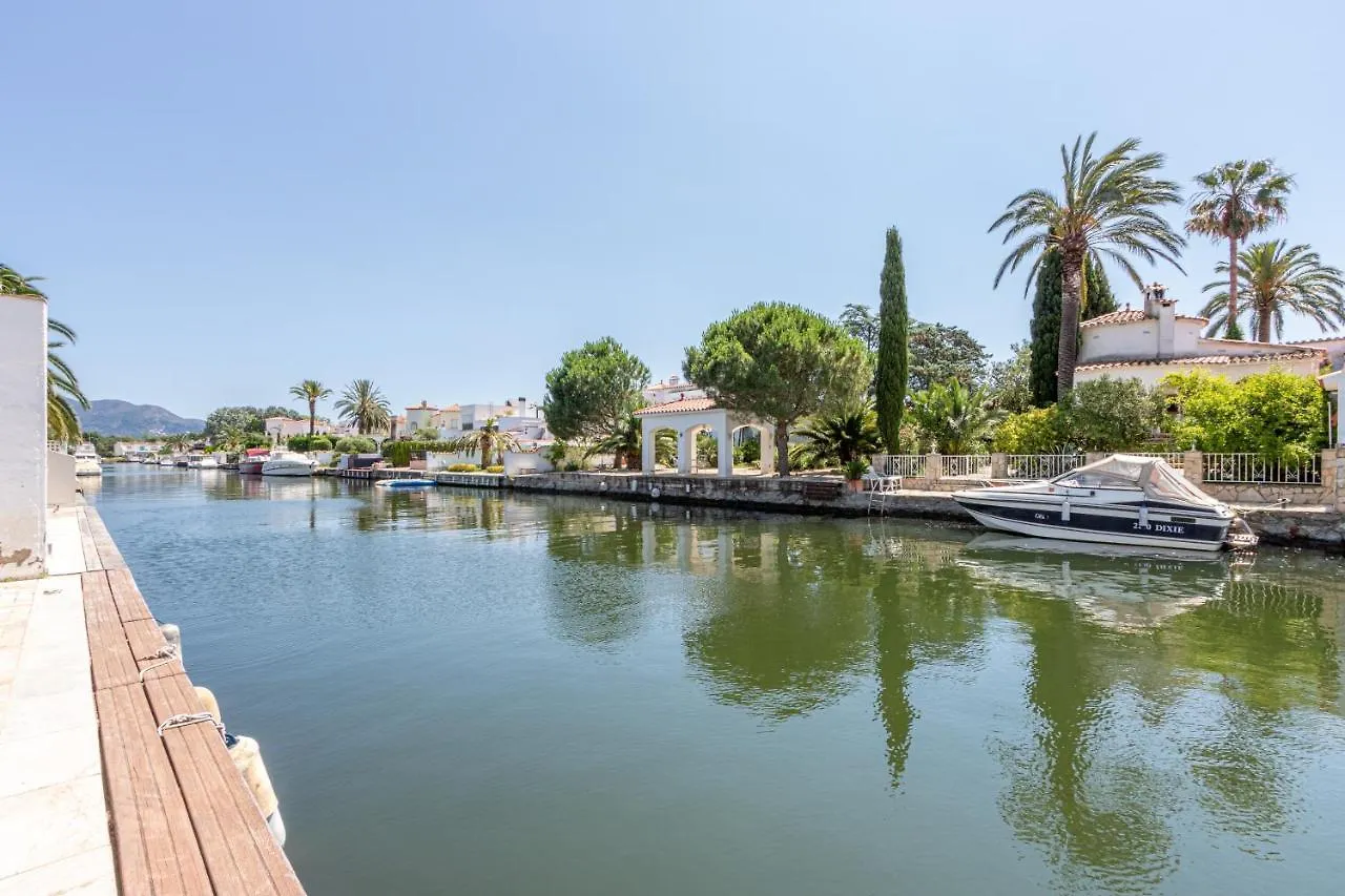 Apart-Rent Casa Al Canal Llobregat 0106 Empuriabrava 0*,  Spanyolország