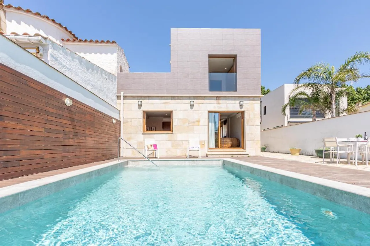 Villa Apart-Rent Casa Al Canal Llobregat 0106 Empuriabrava