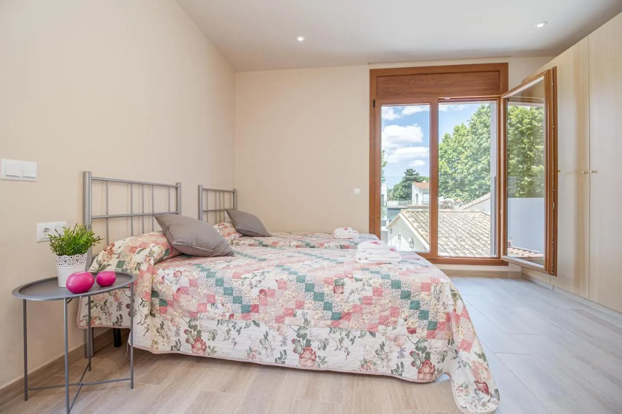 Apart-Rent Casa Al Canal Llobregat 0106 Empuriabrava Villa