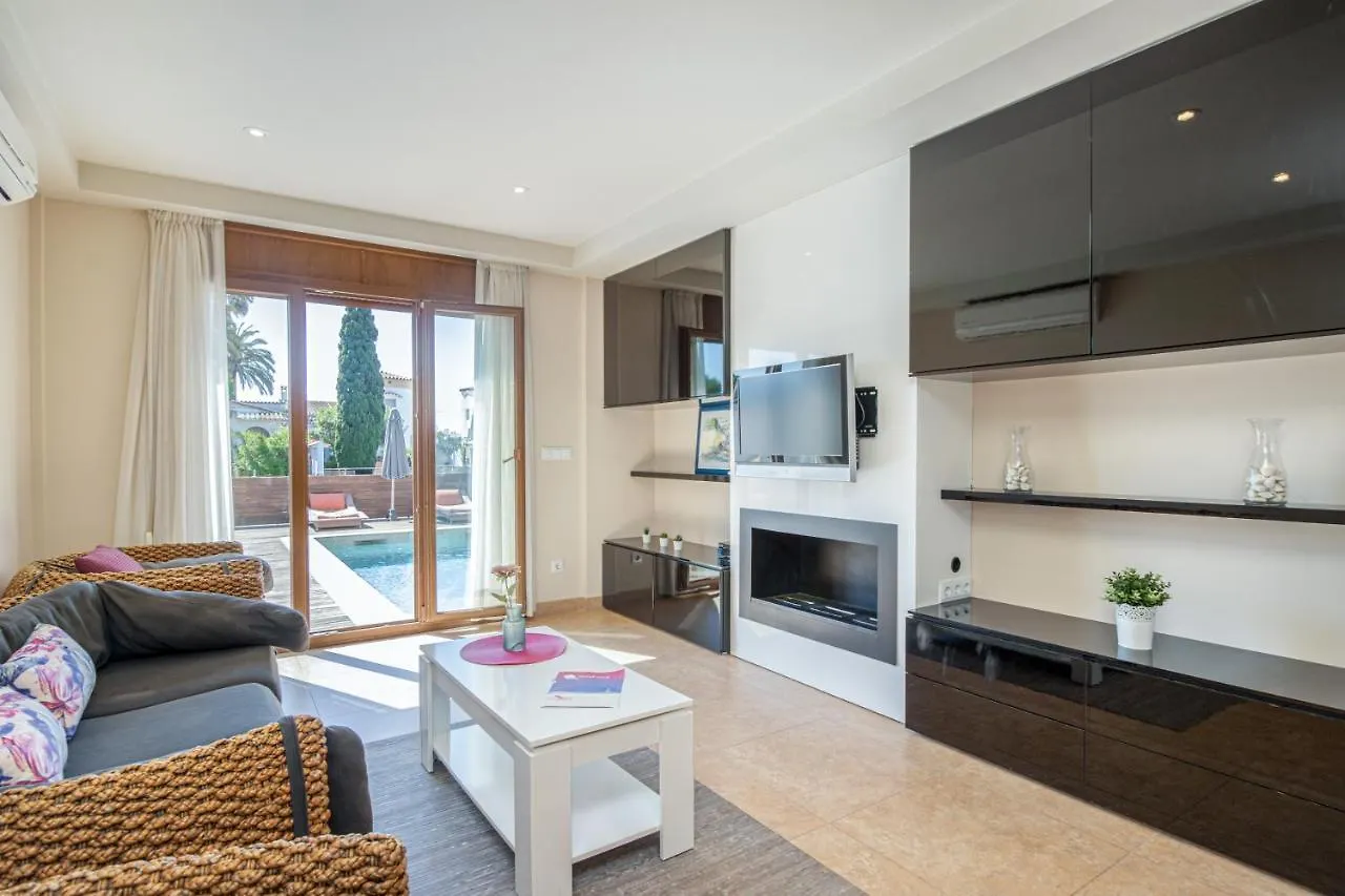 Villa Apart-Rent Casa Al Canal Llobregat 0106 Empuriabrava